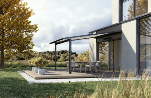 Moderne Terrasse mit Sonnenschutz vor einem Haus